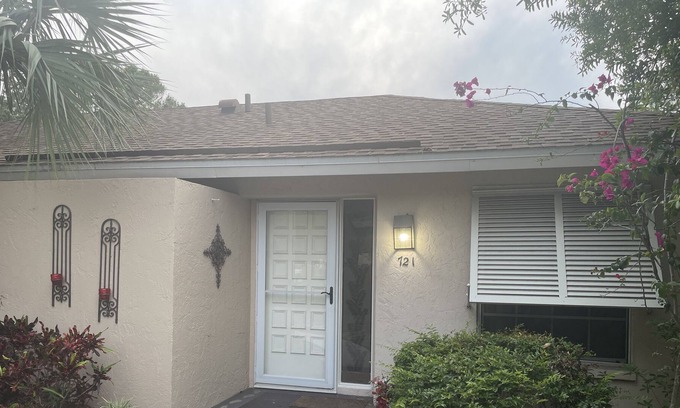 Park East Condo | 1 Mile to downtown Sarasota and minutes to famous beaches, St. Armand’s circle