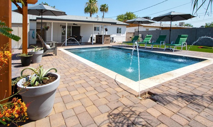 Cavalier Vista House | 1 Mile to Old Town Scottsdale + Pool + Pergola + Fast WIFI