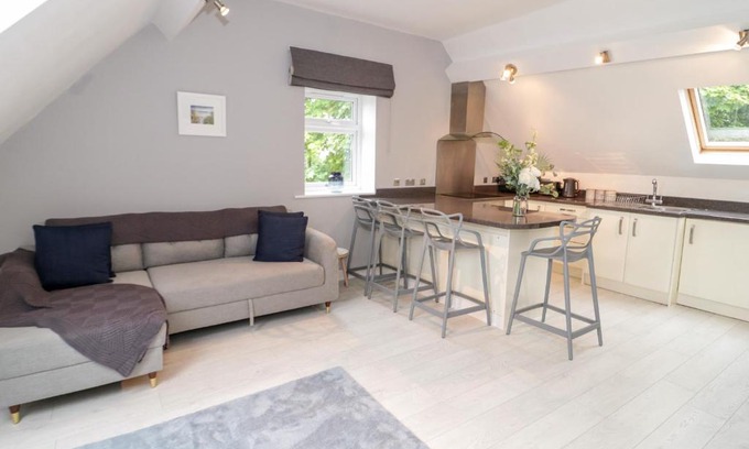 Amlwch House | 1 Old Kingdom Hall