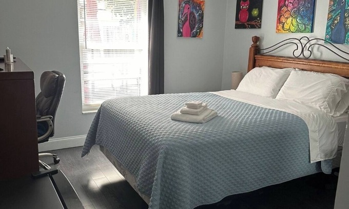 Delray Beach House | 1 Queen Bedroom,Shared bath 1.5 miles from Atlantic Ave 1.5 miles Beaches & Bars
