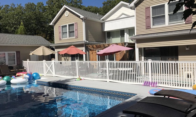 Westhampton House | #1 Rated Deluxe Hampton Estate: PICKLEBALL, Tennis, H Pool, 7 BDRM Videos!