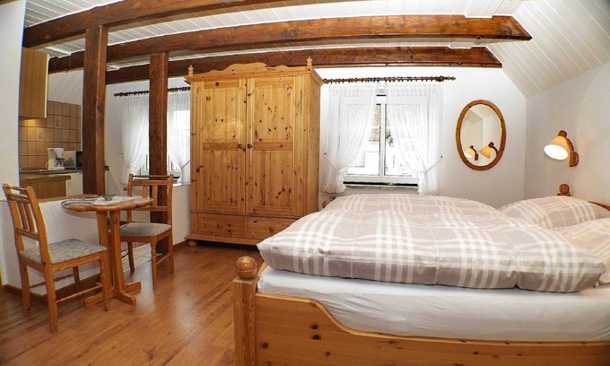 Tinnum Cottage | 1-room apartment no. 1 - Pension Froeschel
