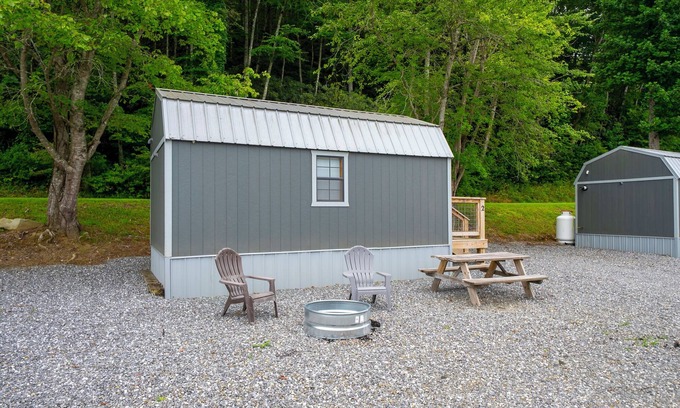 Robbinsville Cabin | 1 Room Cabin- " The John Wayne"