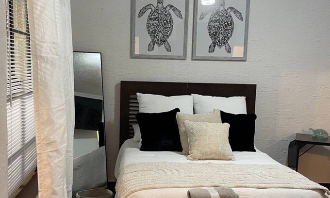 Kingston Apartment | #1 Serenity Suite located in Daytona Beach FL