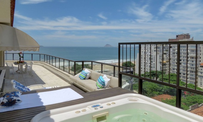 Copacabana Cabin | 1 suite plus 2 bedrooms plus 2 towels For 8 people