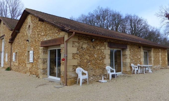 Cours-de-Pile House | 1 week for 10 people from 560 euros depending on period