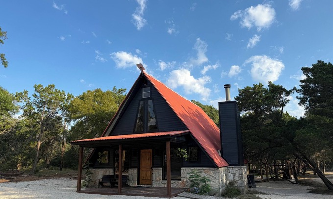 San Marcos Cabin | 10 Acre Ranch w/Wellness Experience + Hiking Trail