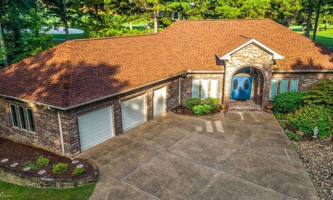 Hot Springs Village House | 10 Cruzado Lane - HDTV, WIFI. A beautiful home on the 9th fairway of Diamante