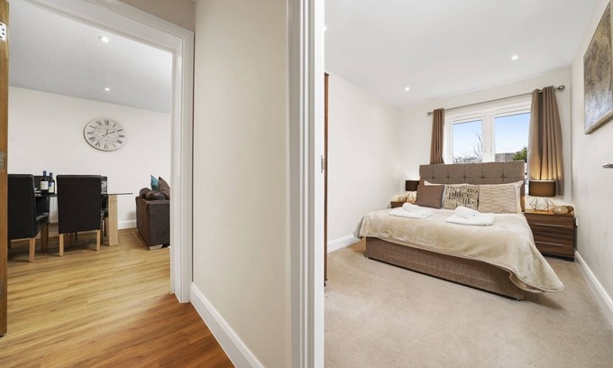 Stanwell Apartment | 10 - Heathrow Living Serviced Apartments by Ferndale
