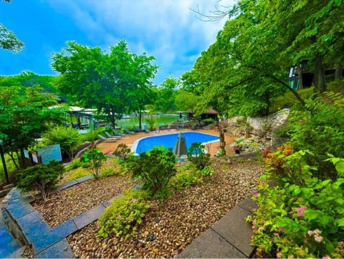 Village of Four Seasons House | 10 Historic Treetop Village Home 2bed3bath-6pp
