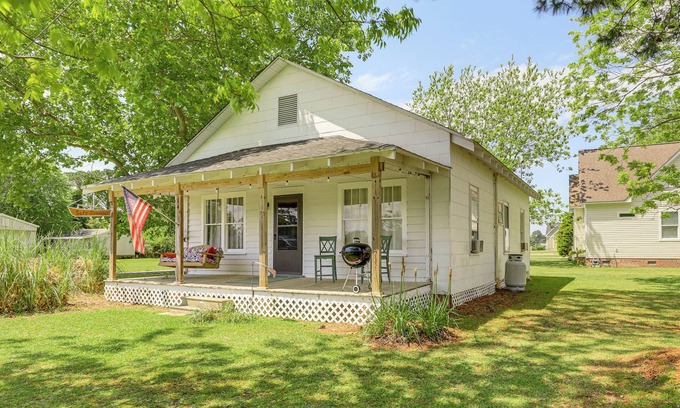 Marshallberg House | 10 Mi to Cape Lookout Ferry: Serene Coastal Escape