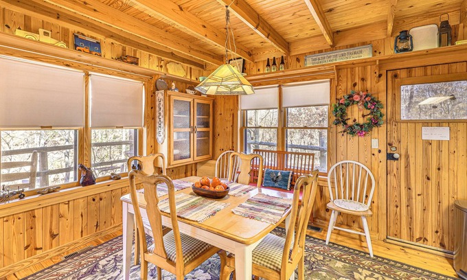 Tuskahoma Cottage | 10 Mi to Sardis Lake: Home w/Grill in Tuskahoma