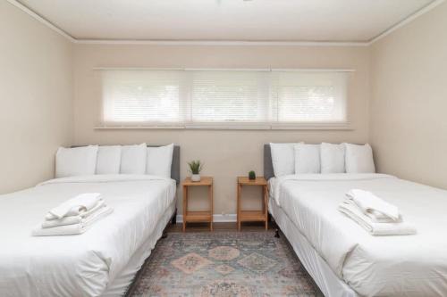 Columbus House | 10 Min to Downtown Close to Dining-Boxwood Beauty