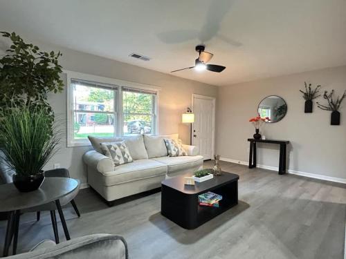 Southwest Raleigh House | 10 Min to Downtown - Smart Tvs - Fast Wi-Fi