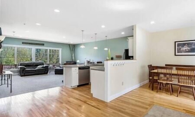 Carrabassett Valley House | 10 min to Sugarloaf Ski Lifts, Spacious 4 Bedrooms