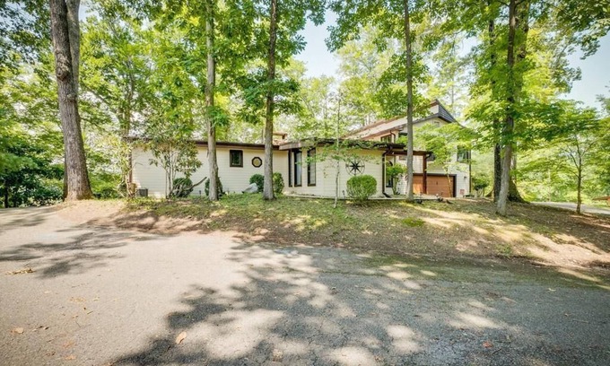 Piney Flats House | 10 mins to Bristol Motor Speedway and the Tri-Cities Airport