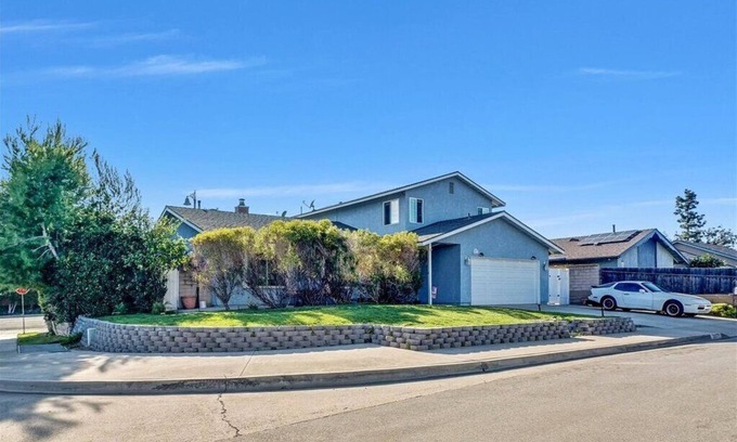 Mission Viejo House | 10 minutes drive to the beach, 2 master suites and NO BUNK BEDS. 2 mins off hwy.