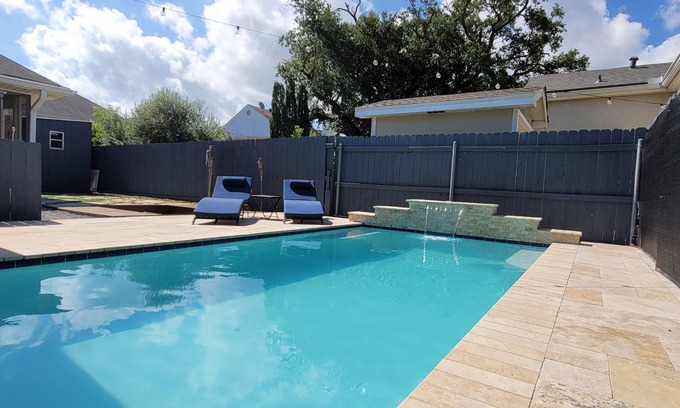 Lakeview House | 10 minutes from downtown w/pool and firepit