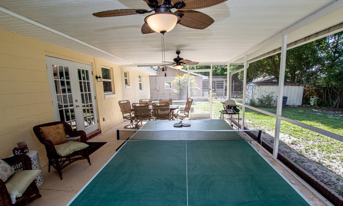 Cypress Gardens House | 10% Off Thru 2/28~Family Fun Times~Pet Friendly~Foosball~Ping Pong~45 minutes to Disney