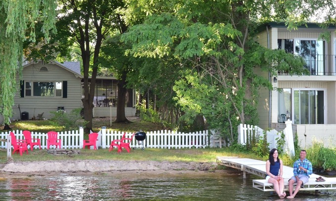 Lake Delton Villa | 10 person Lakefront Villa
