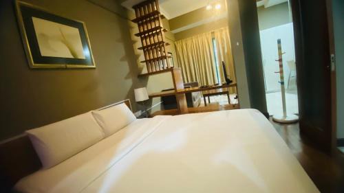 Bukit Damansara Apartment | 10 Semantan Residences