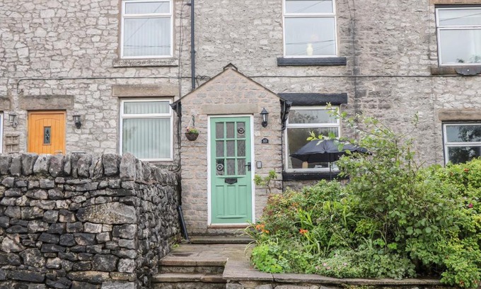 Buxton House | 10 Smalldale Cottages