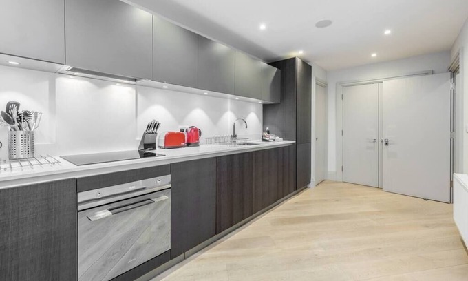 South Richmond Apartment | 10 The Quadrant - 2 bedroom apartment