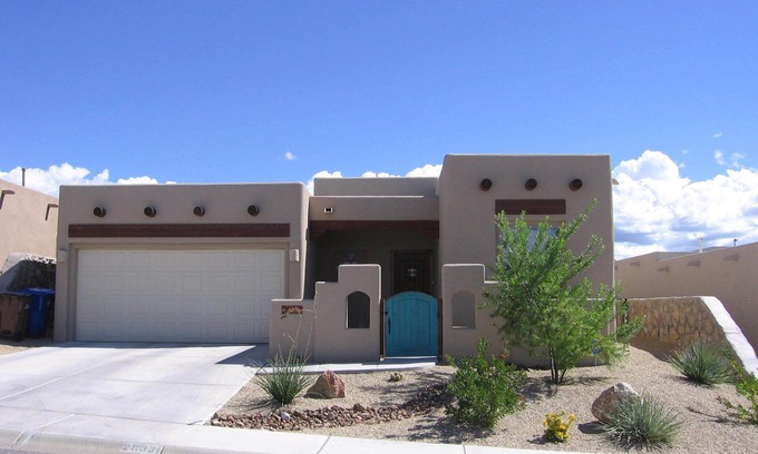 Las Cruces House | 10 yr. old single story 1505sf. 2 bedroom home overlooking Organ Mtns