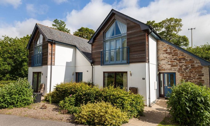 Carnon Downs Other | 100 m² Accommodation ∙ 2 bedrooms ∙ 4 guests