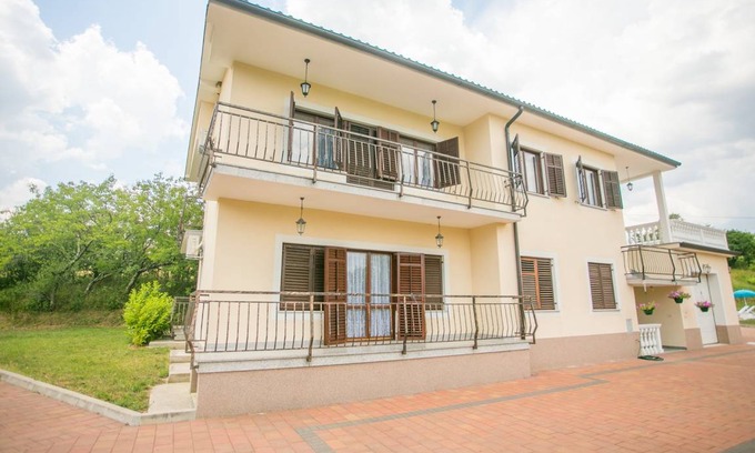 Buzet Apartment | 100 m² Apartment ∙ 2 bedrooms ∙ 4 guests