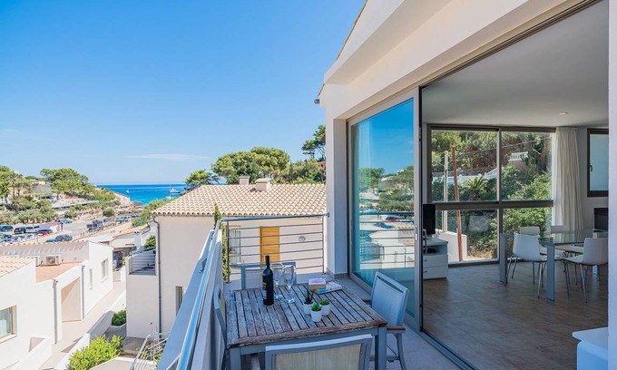 Cala San Vicente Ski Chalet | 100 m² Chalet ∙ 3 bedrooms ∙ 6 guests