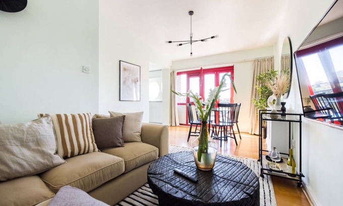 Wapping House | 100 m² House ∙ 4 bedrooms ∙ 8 guests