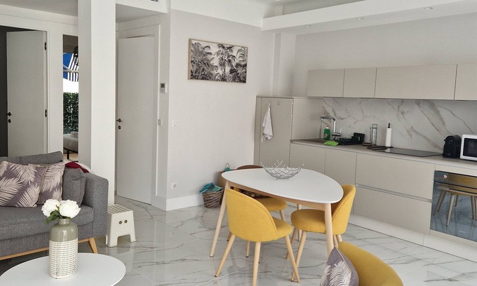 Nice City Centre Apartment | 100 METERS FROM THE BEACH COTE HOTEL MERIDIEN