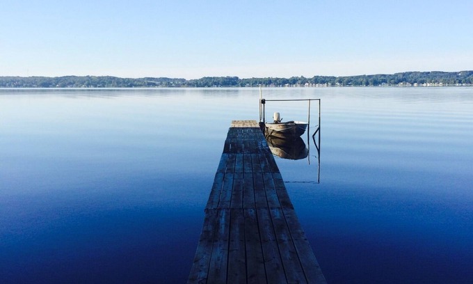 Bear Lake Cottage | 100' Prime Lakefront w/sandy lake bottom - updated cottage w/dock/boats/bikes