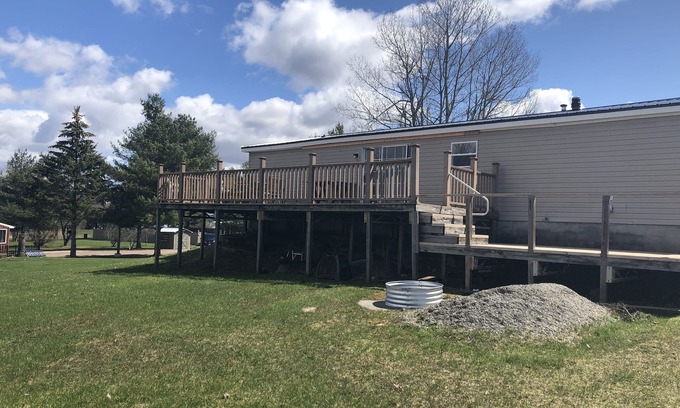 Fishers Landing Cottage | 1000 Islands Cottage minutes from free boat launch!