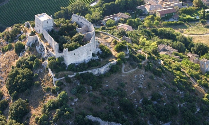 Saint-Victor-la-Coste Villa | 1000m2 STUNNING CHATEAU IN AVIGNON-A SLICE OF HISTORY COMBINED WITH LUXURY!