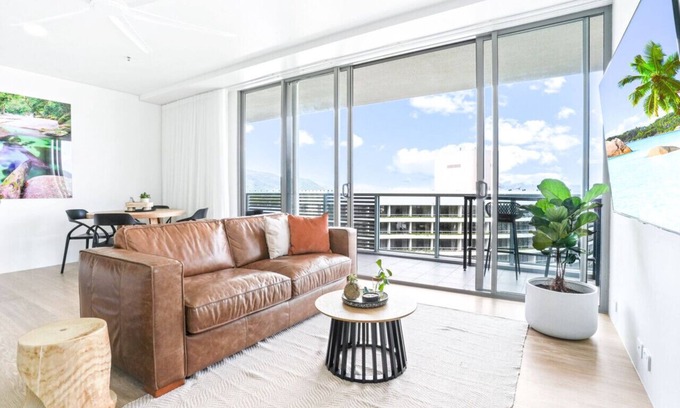 Cairns Central Business District Apartment | 1007 Harbour- Luxury Harbour Lights Apartment | Marina Views | Pool & Gym