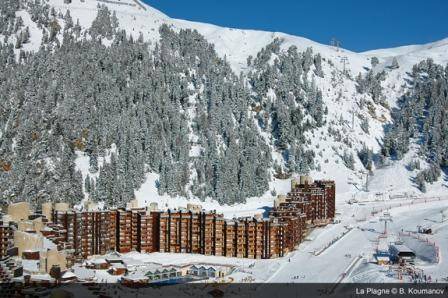 Macot-la-Plagne Apartment | 100m from ski slopes, 3rd floor, swimming pool, balcony, tv, 22m², La Plagne