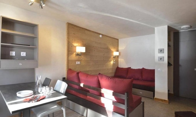Macot-la-Plagne Apartment | 100m from ski slopes, 8th floor, view ski slopes, swimming pool, balcony, tv, 28m², La Plagne