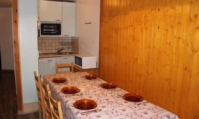 Val-Thorens Apartment | 100m from resort center, 3rd floor, balcony, tv, 48m², Val Thorens