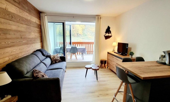 Le Devoluy Apartment | 100m from ski slopes, 2nd floor, parking, tv, ski locker, 27m², La Joue du Loup