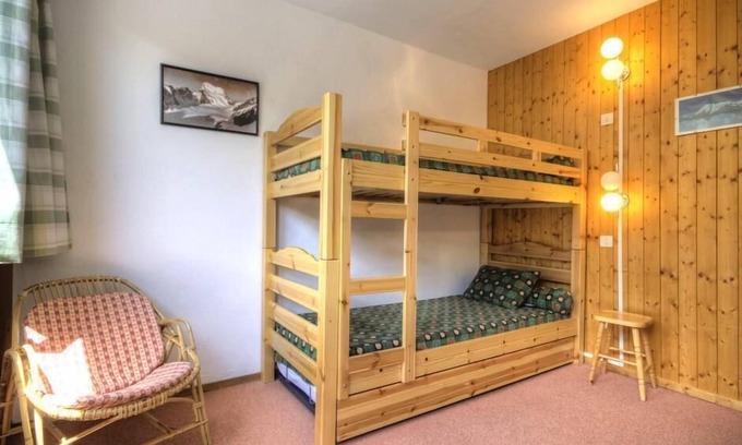 Plagne Centre Apartment | 100m from ski slopes, 3rd floor, tv, ski locker, 53m², La Plagne