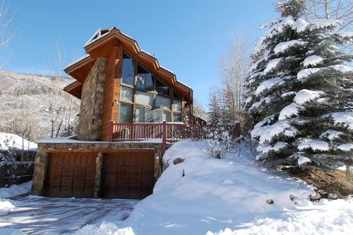 Aspen House | 101 Park Avenue, Expansive Private Home in East Aspen, Walking Distance to Town