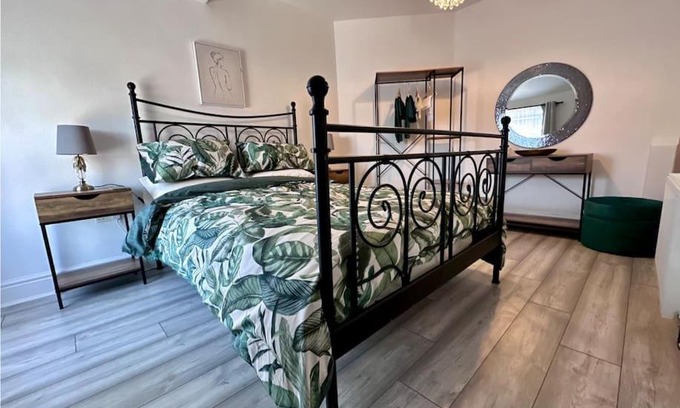 Liverpool Apartment | 101A Moss Lane