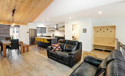 Stoneham House | 102 chemin des Ruisselets