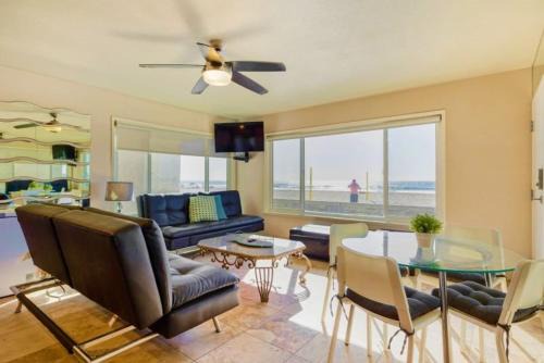 Mission Beach House | 102-Luxury2