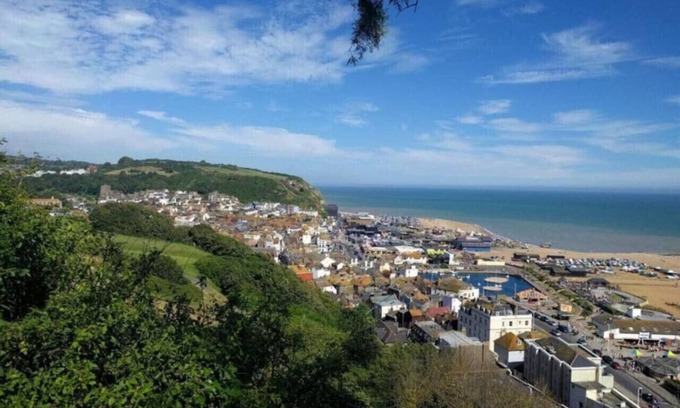 St Leonards-On-Sea RV Rental | 103 Bluebell Lane, Beauport Park