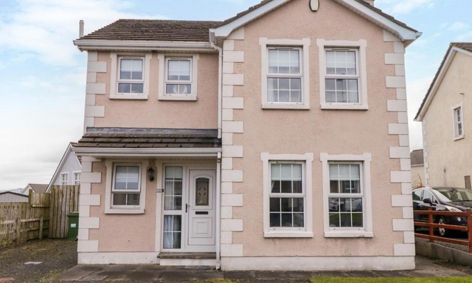 Ballycastle House | 103 Gortamaddy Drive