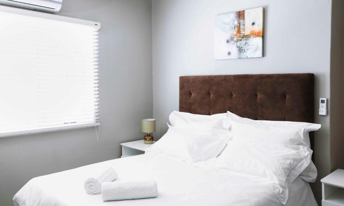Goodwood House | 103onWallace Self Catering Guest House