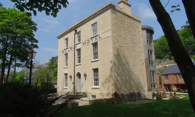 Nailsworth Apartment | (104) Beautiful Apartment in Landmark Cotswold Grade II Listed Georgian House